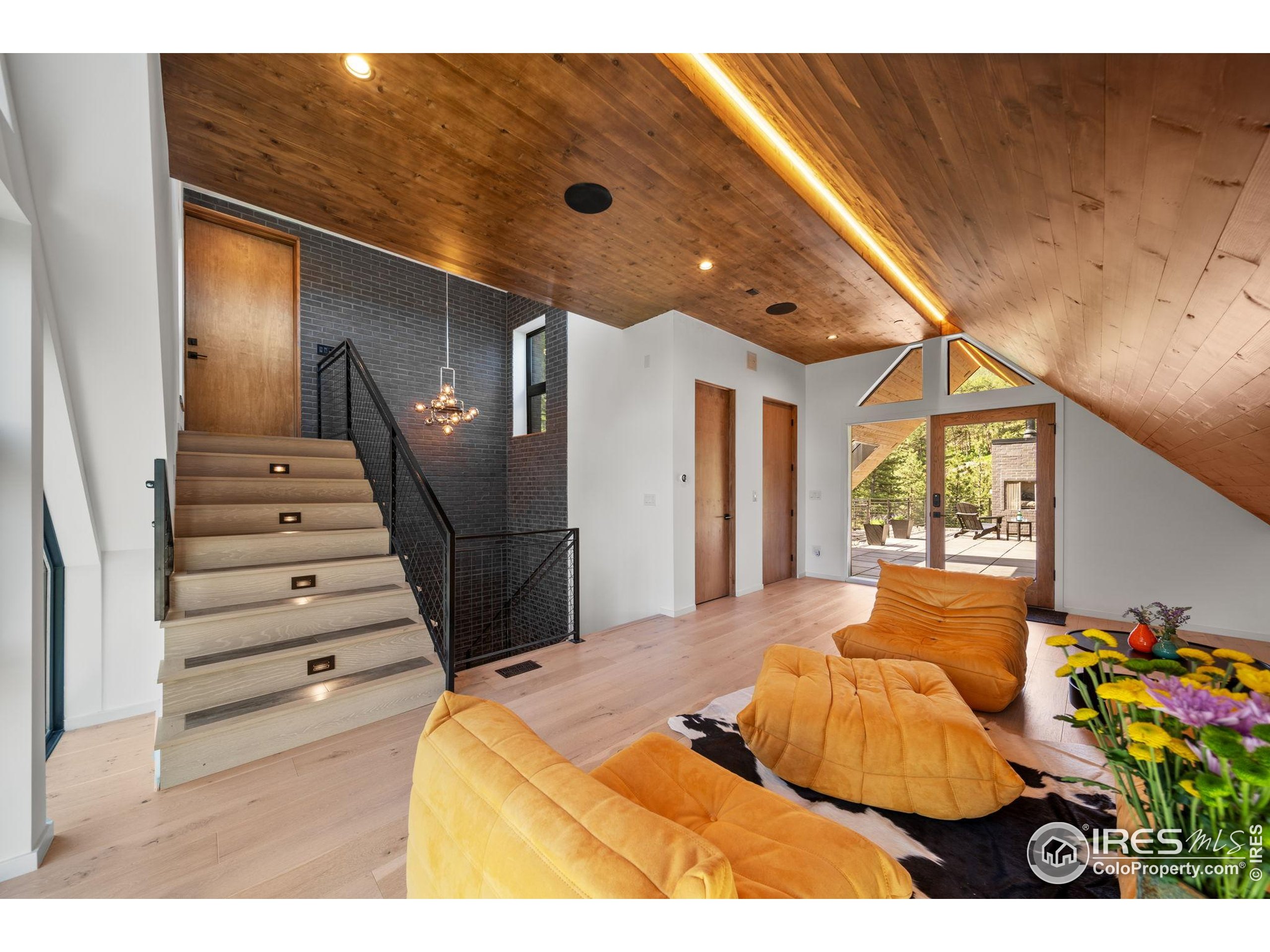 Boulder, Colorado, 80302, United States, 4 Bedrooms Bedrooms, ,3 BathroomsBathrooms,Residential,For Sale,1947999