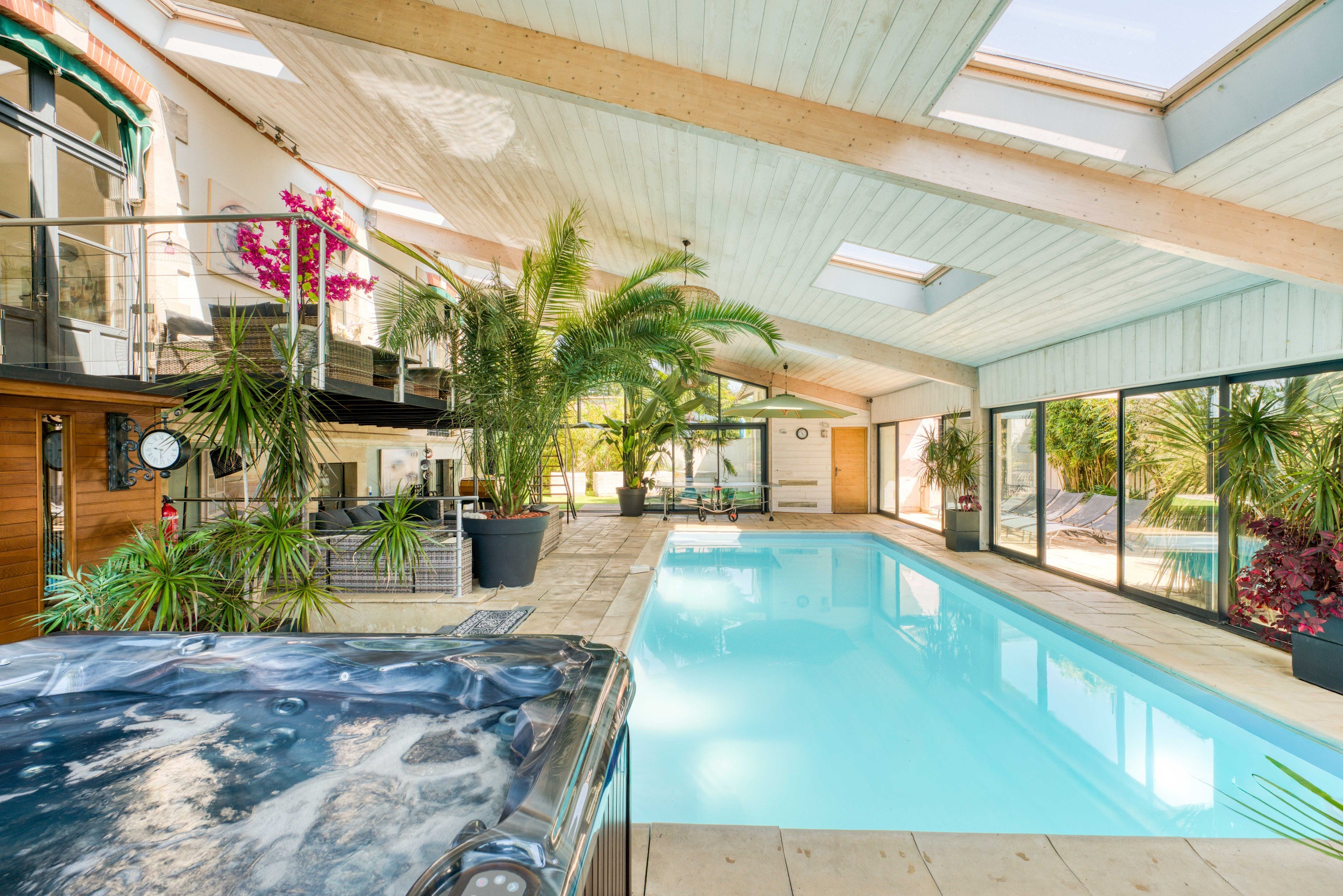  CHARACTER VILLA WITH EXCEPTIONAL SEA VIEW AND WELLNESS AREA IN PORT DES BARQUES - 物件實景