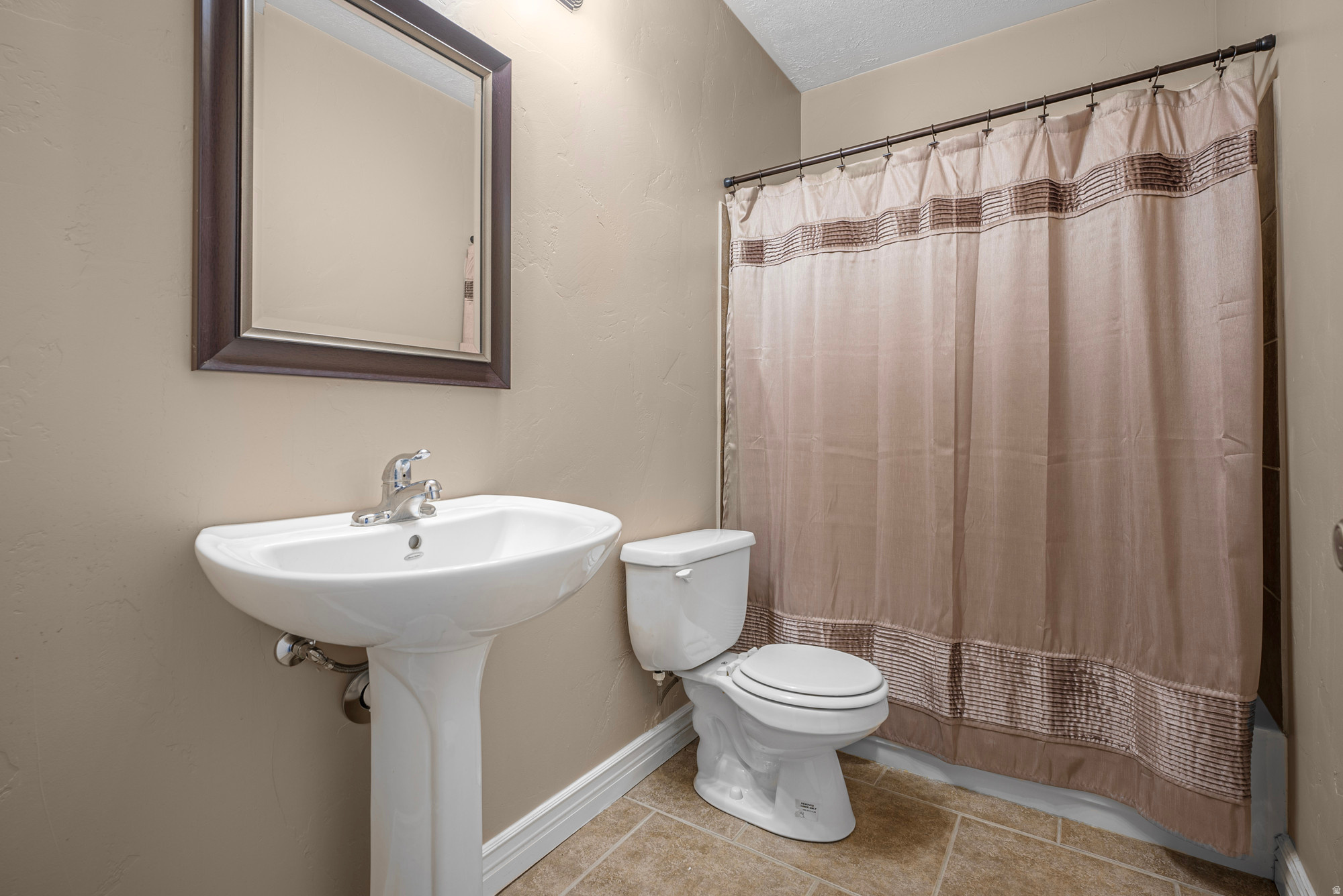 Herriman, Utah, 84096, United States, 3 Bedrooms Bedrooms, ,5 BathroomsBathrooms,Residential,For Sale,1991889