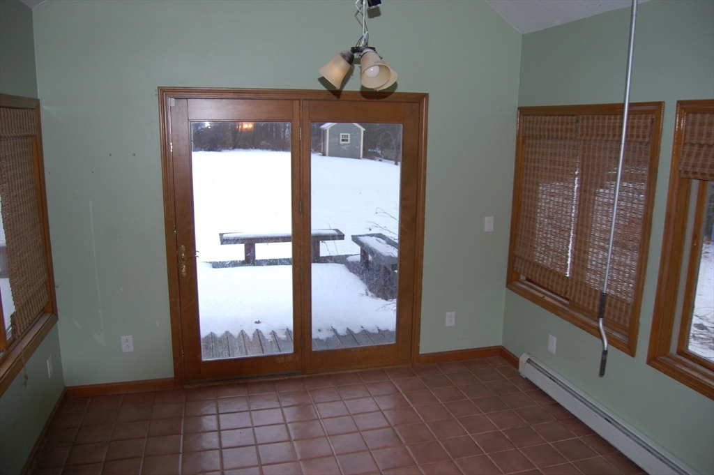 Spencer, Massachusetts, 01562, United States, 4 Bedrooms Bedrooms, ,3 BathroomsBathrooms,Residential,For Sale,1861461