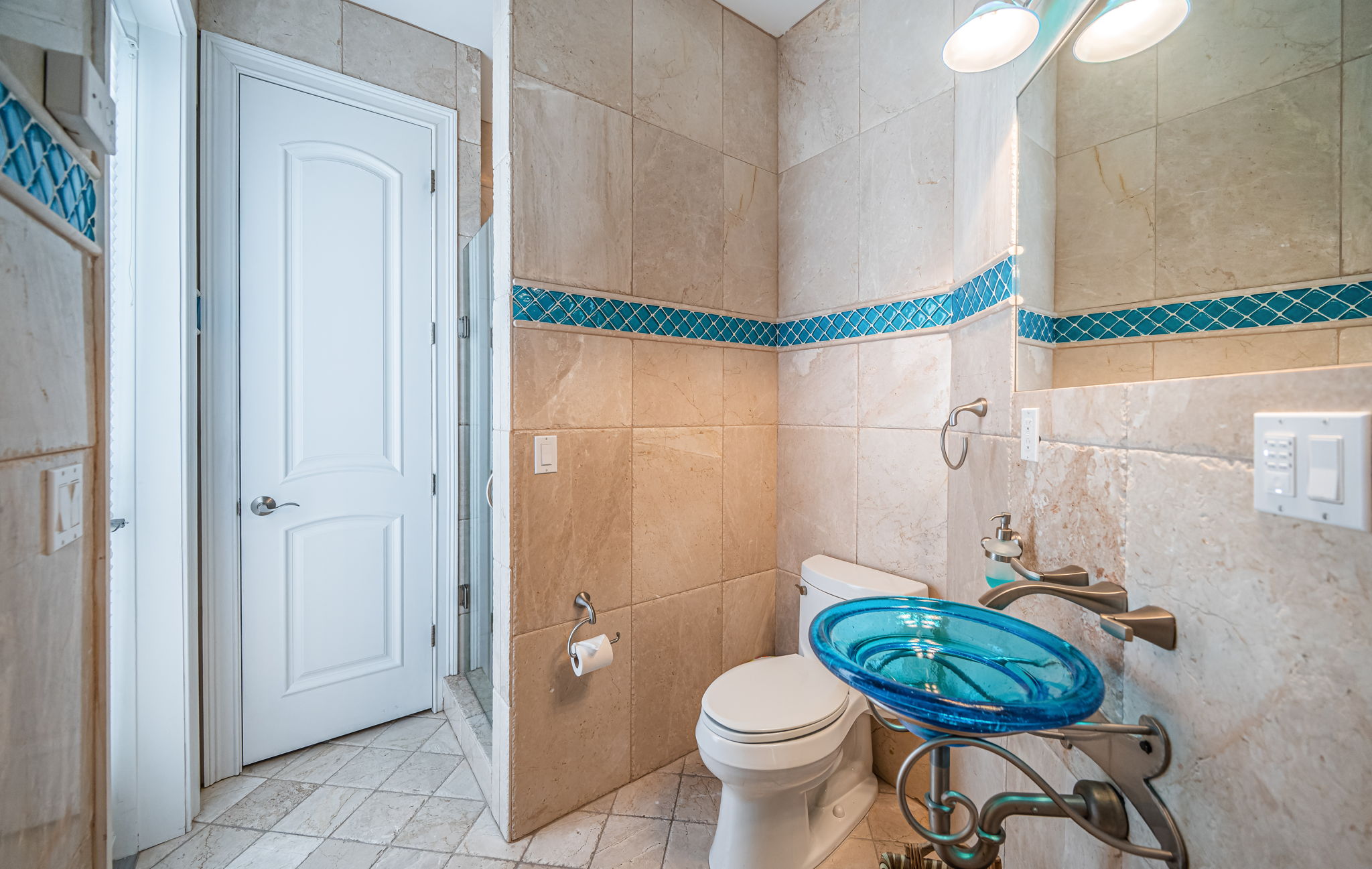 St Petersburg, Florida, 33707, United States, 5 Bedrooms Bedrooms, ,5 BathroomsBathrooms,Residential,For Sale,2006025