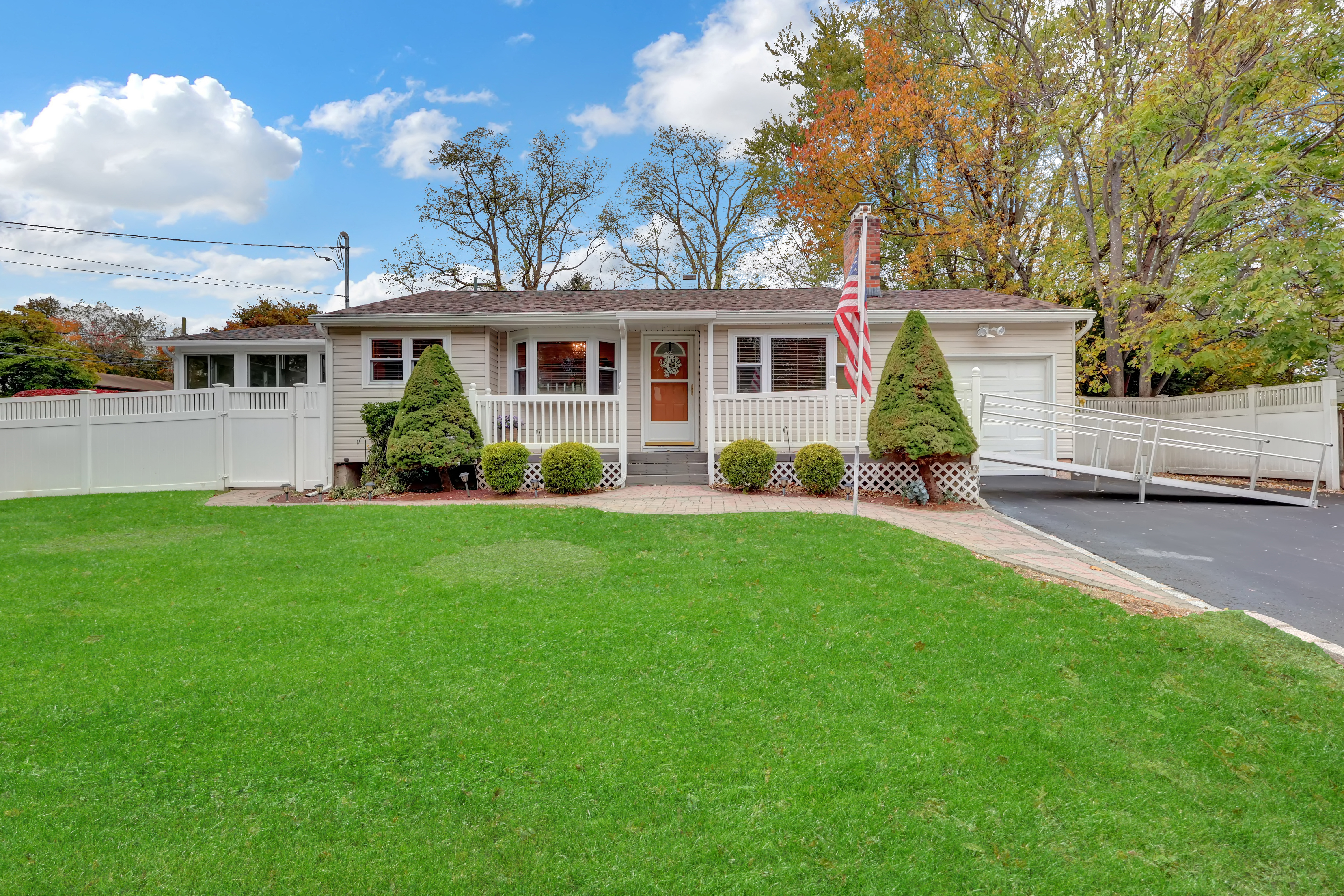 Selden, New York, 11784, United States, 2 Bedrooms Bedrooms, ,1 BathroomBathrooms,Residential,For Sale,1976692