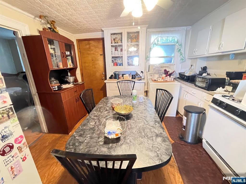 Newark, New Jersey, 07105, United States, 7 Bedrooms Bedrooms, ,4 BathroomsBathrooms,Residential,For Sale,1984618