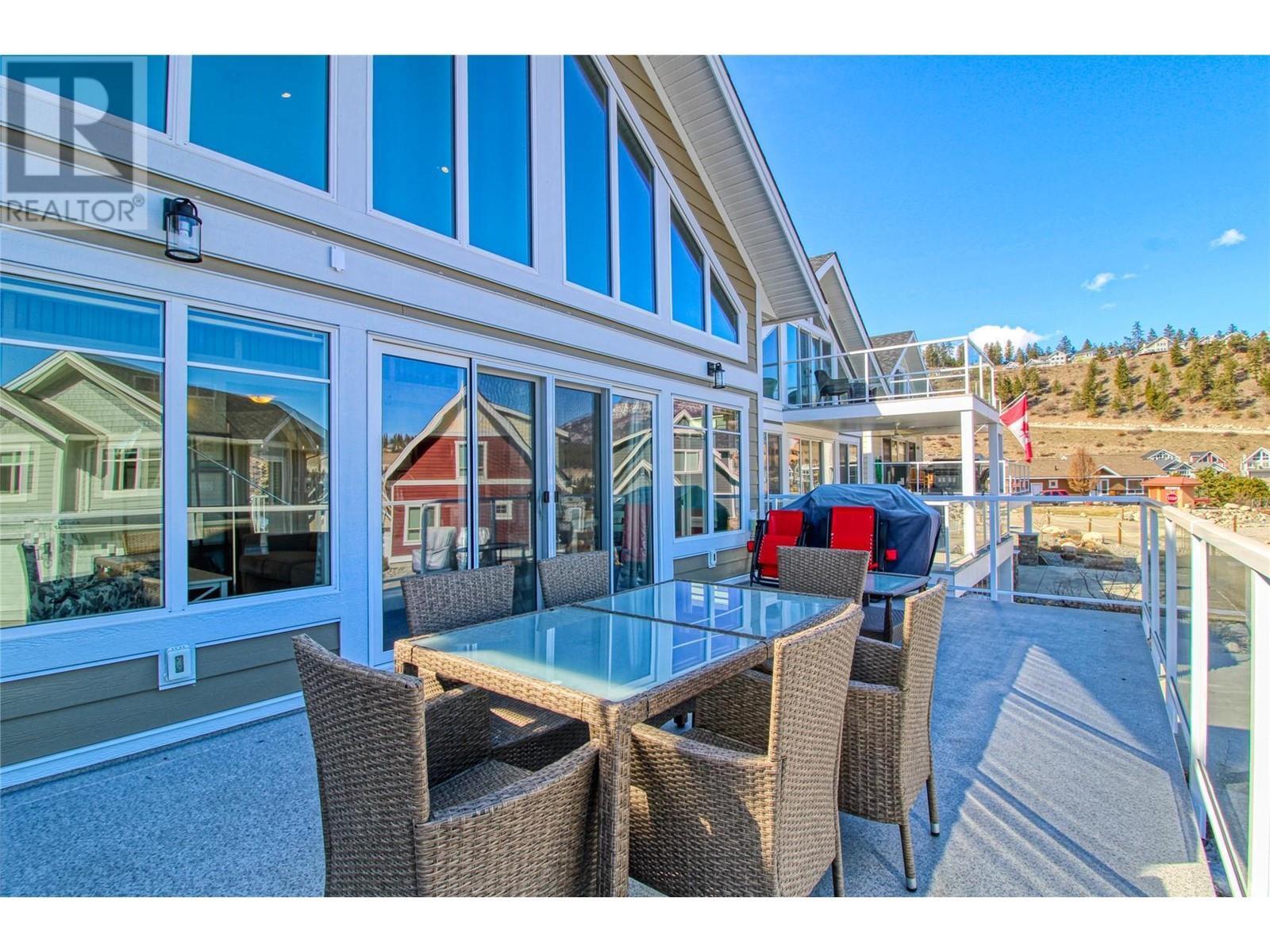 KELOWNA, British Columbia, V1Z 3R8, CA, 3 Bedrooms Bedrooms, ,3 BathroomsBathrooms,Residential,For Sale,1951197