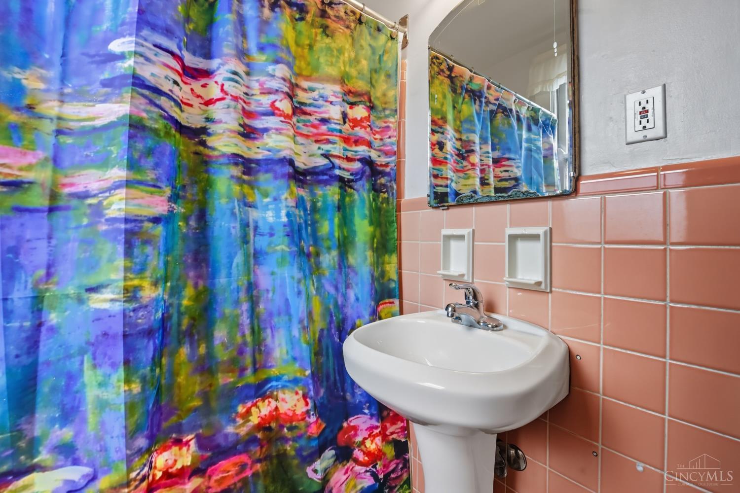 Cincinnati, Ohio, 45209, United States, 5 Bedrooms Bedrooms, ,2 BathroomsBathrooms,Residential,For Sale,1966693