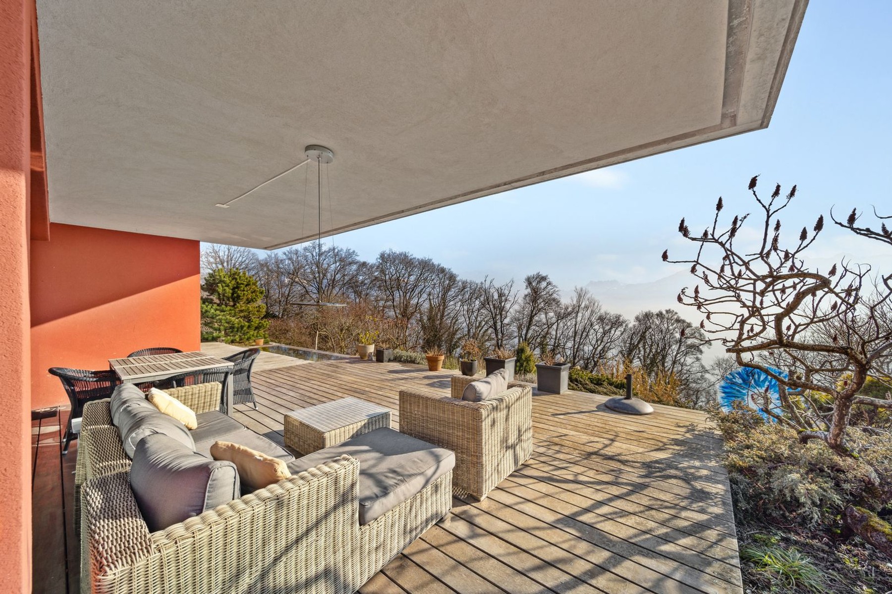  Unique - Contemporary design between the sky and the lake - 物件實景