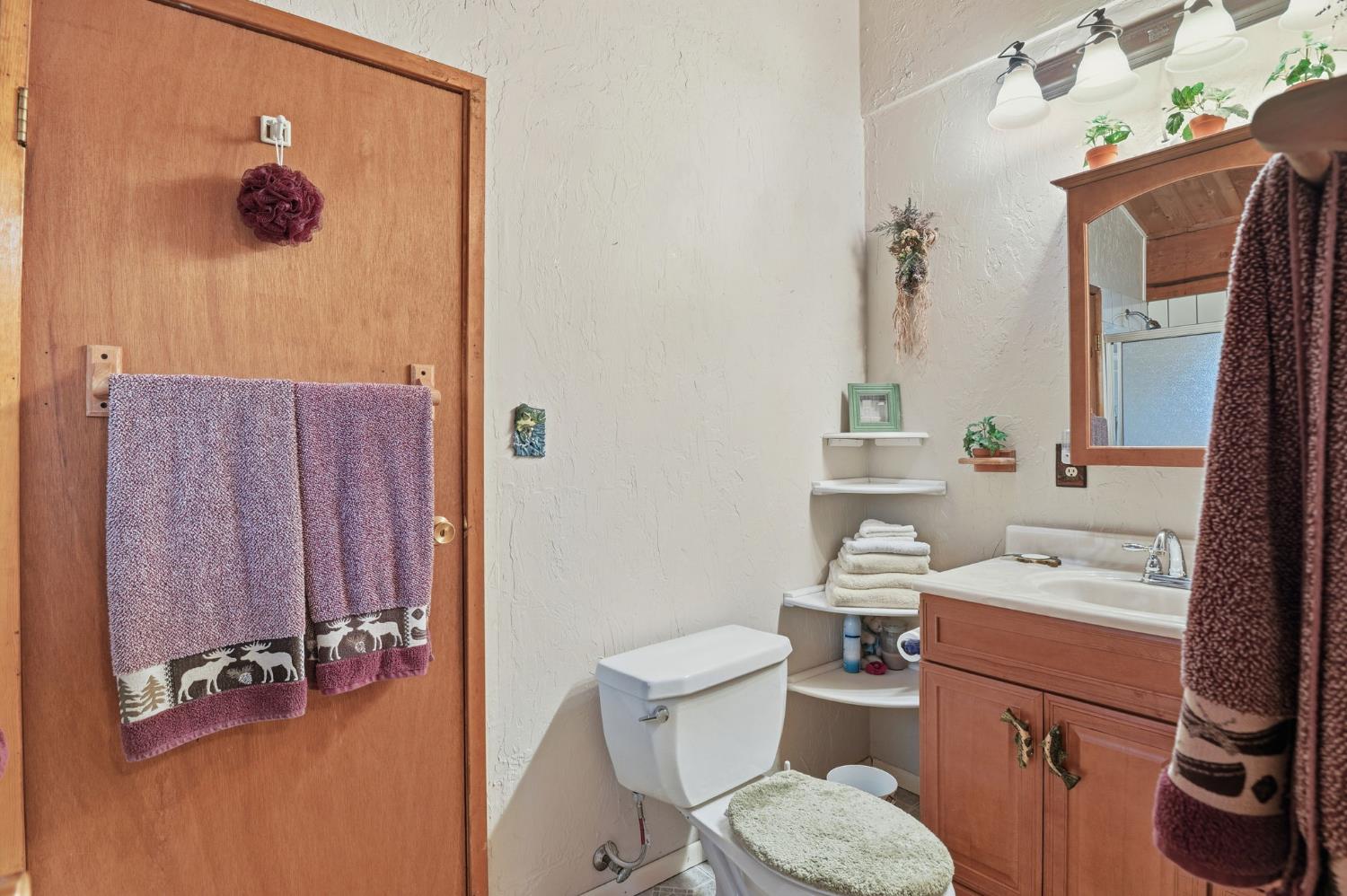 Tahoma, California, 96142, United States, 4 Bedrooms Bedrooms, ,2 BathroomsBathrooms,Residential,For Sale,2003437