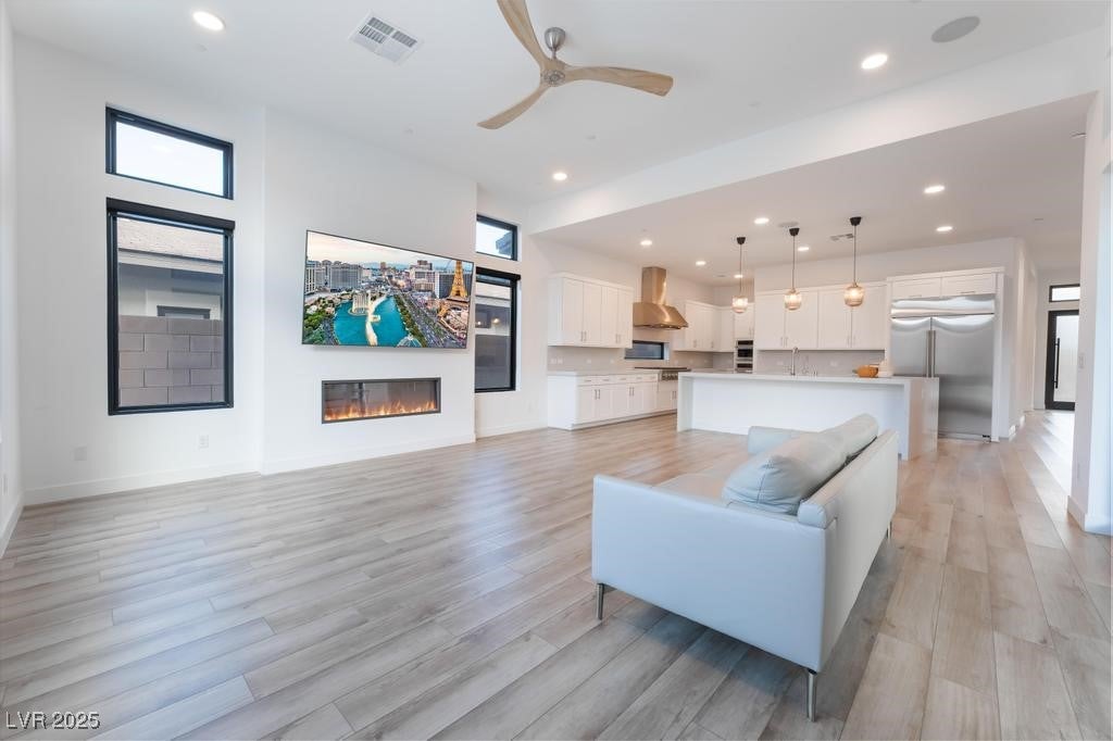 Las Vegas, Nevada, 89138, United States, 4 Bedrooms Bedrooms, ,4 BathroomsBathrooms,Residential,For Sale,1834695