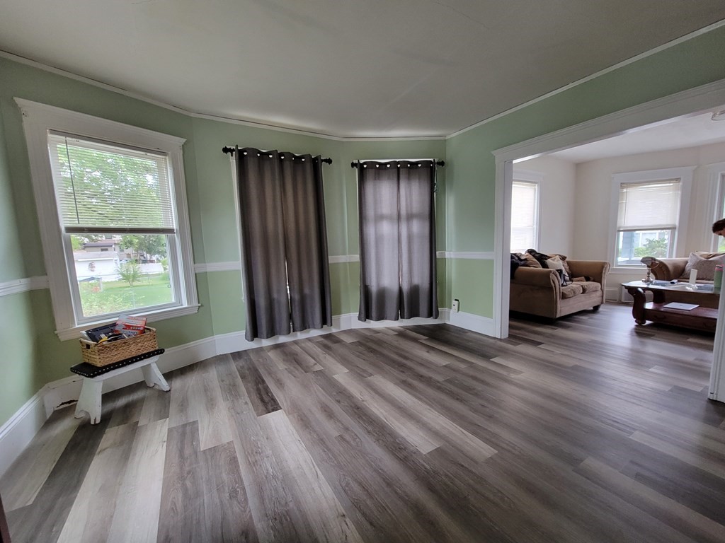 Lynn, Massachusetts, 01902, United States, 3 Bedrooms Bedrooms, ,2 BathroomsBathrooms,Residential,For Sale,1923536