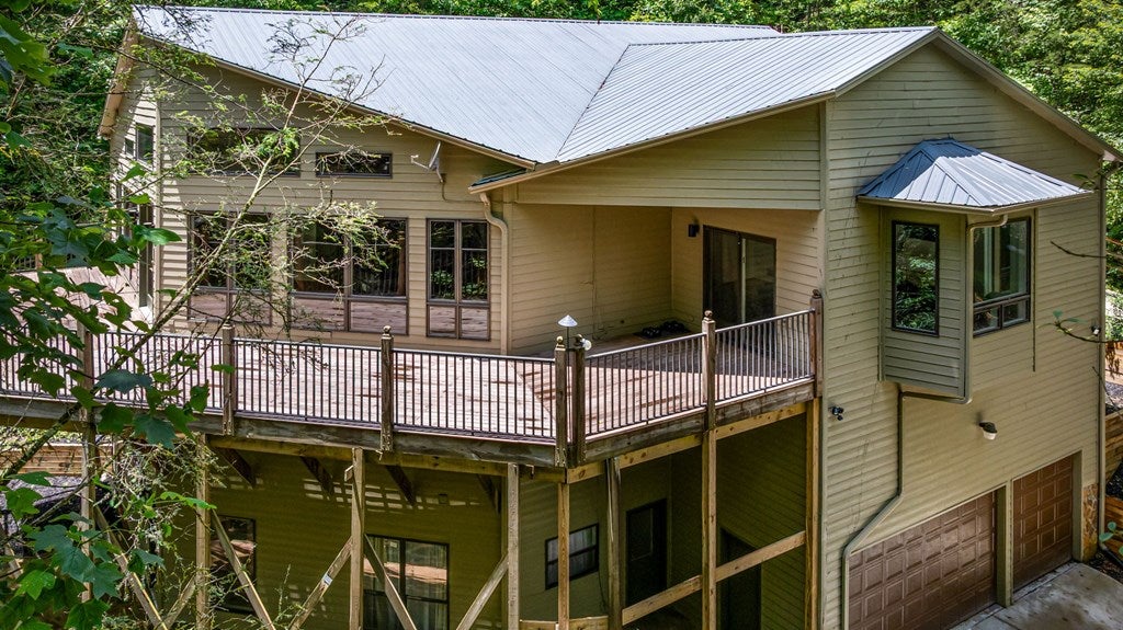 Ellijay, Georgia, 30540, United States, 5 Bedrooms Bedrooms, ,5 BathroomsBathrooms,Residential,For Sale,1868155