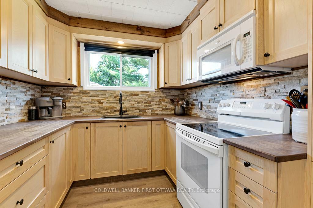 TAY VALLEY, Ontario, K7H 3C7, CA, 3 Bedrooms Bedrooms, ,Residential,For Sale,1866176