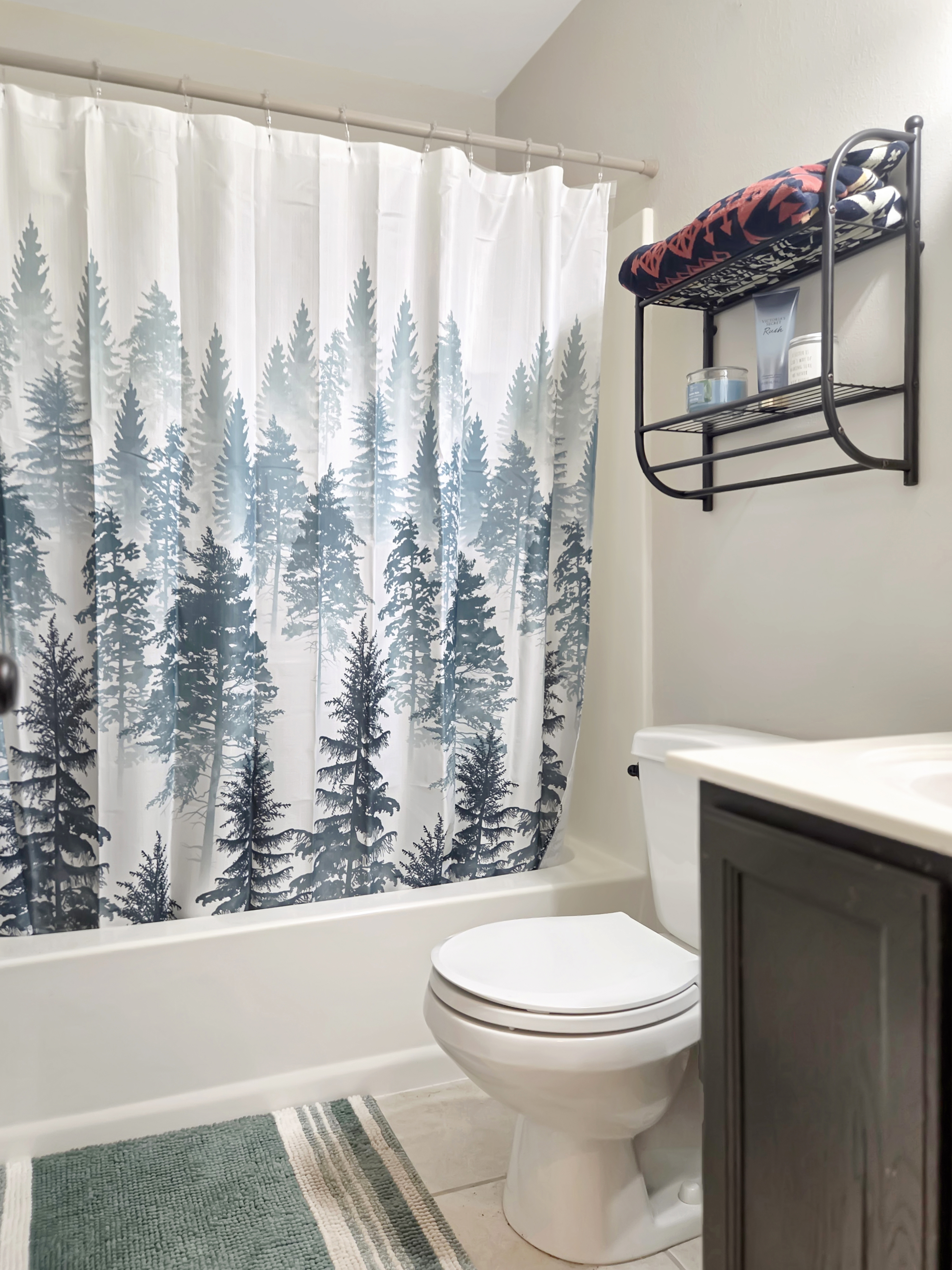 Sheridan, Wyoming, 82801, United States, 5 Bedrooms Bedrooms, ,3 BathroomsBathrooms,Residential,For Sale,1993883