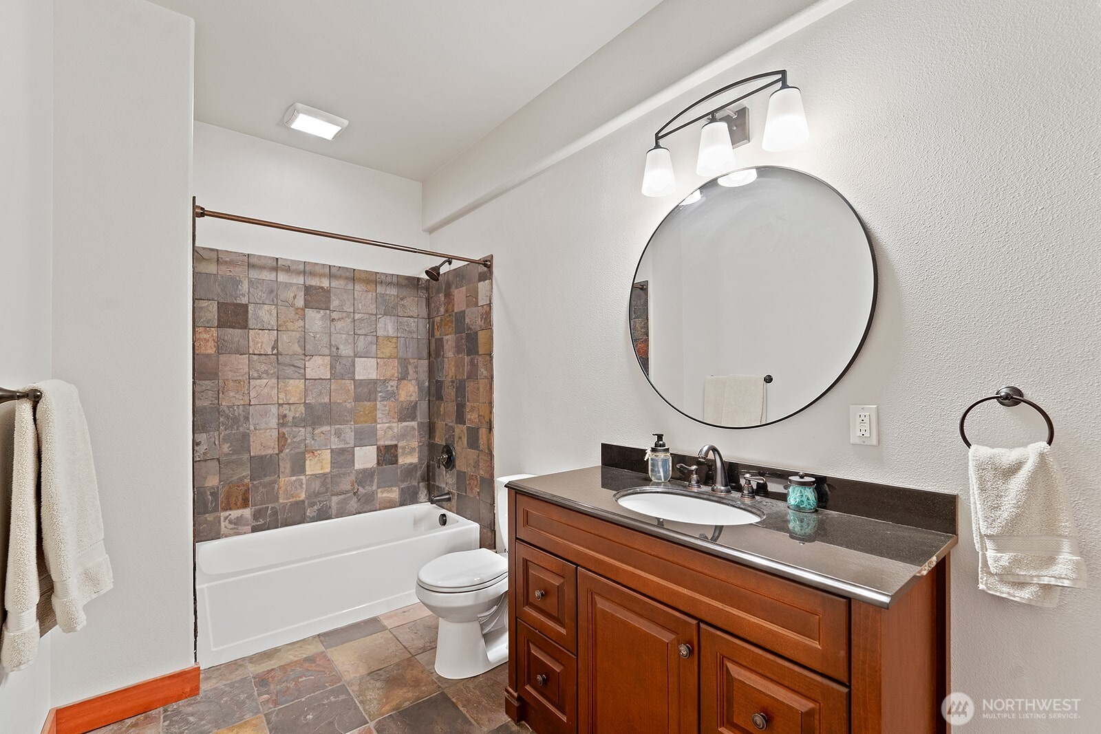 Spokane, Washington, 99208, United States, 5 Bedrooms Bedrooms, ,4 BathroomsBathrooms,Residential,For Sale,1975887