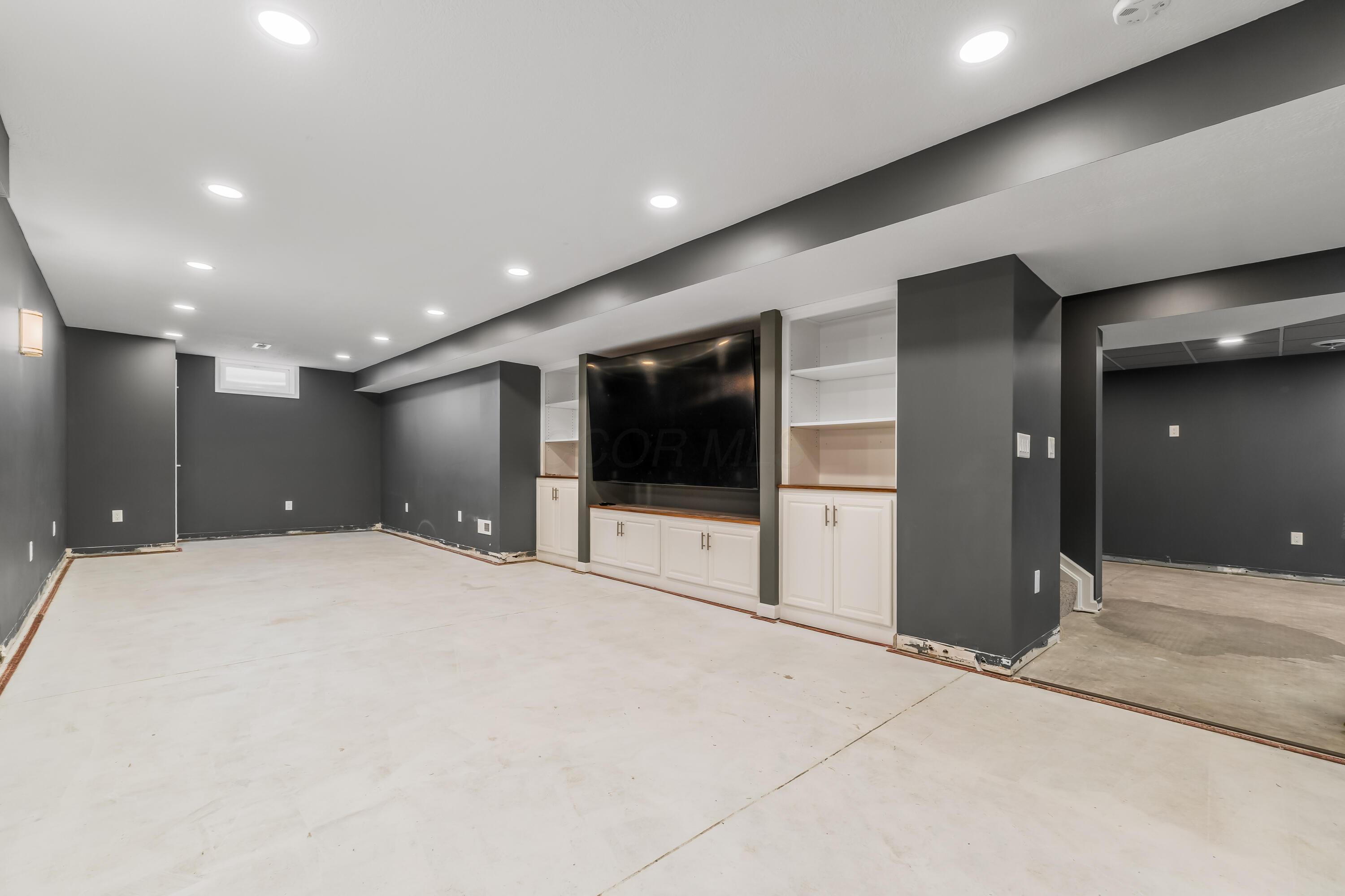 Granville, Ohio, 43023, United States, 5 Bedrooms Bedrooms, ,4 BathroomsBathrooms,Residential,For Sale,2003163