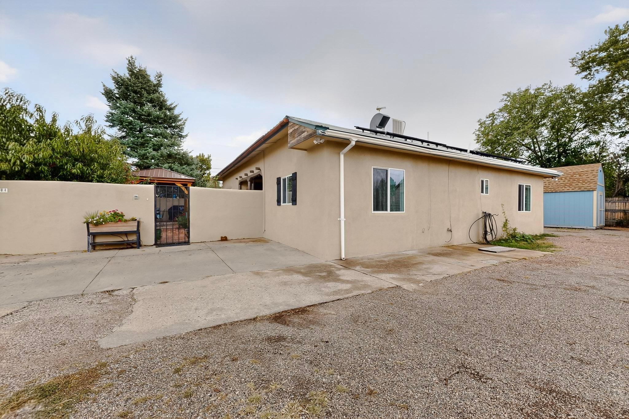 Santa Fe, New Mexico, 87505, United States, 3 Bedrooms Bedrooms, ,2 BathroomsBathrooms,Residential,For Sale,1971309