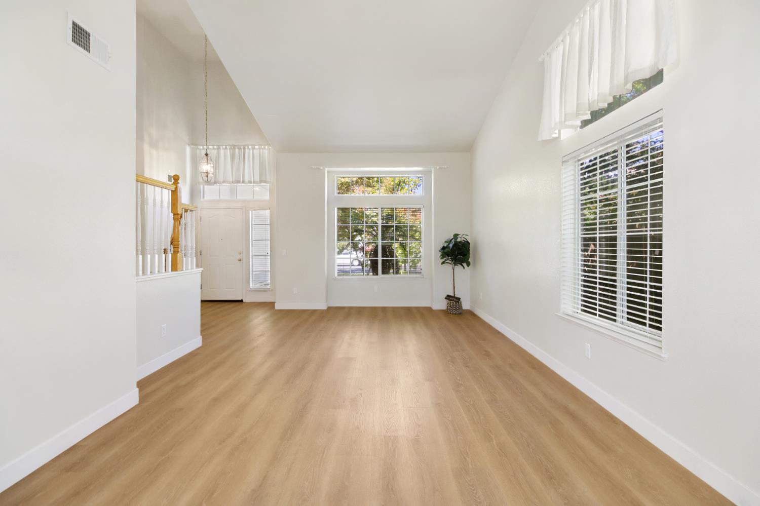 Folsom, California, 95630, United States, 4 Bedrooms Bedrooms, ,3 BathroomsBathrooms,Residential,For Sale,1926196