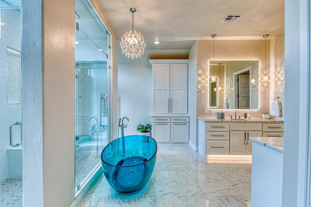 Amber, Oklahoma, 73004, United States, 6 Bedrooms Bedrooms, ,4 BathroomsBathrooms,Residential,For Sale,1984407