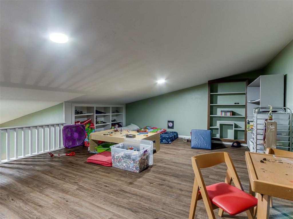 Oklahoma City, Oklahoma, 73131, United States, 4 Bedrooms Bedrooms, ,5 BathroomsBathrooms,Residential,For Sale,1919508