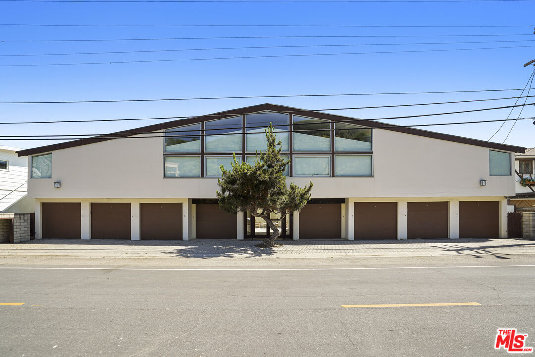 Malibu, California, 90265, United States, 2 Bedrooms Bedrooms, ,2 BathroomsBathrooms,Residential,For Sale,1865571