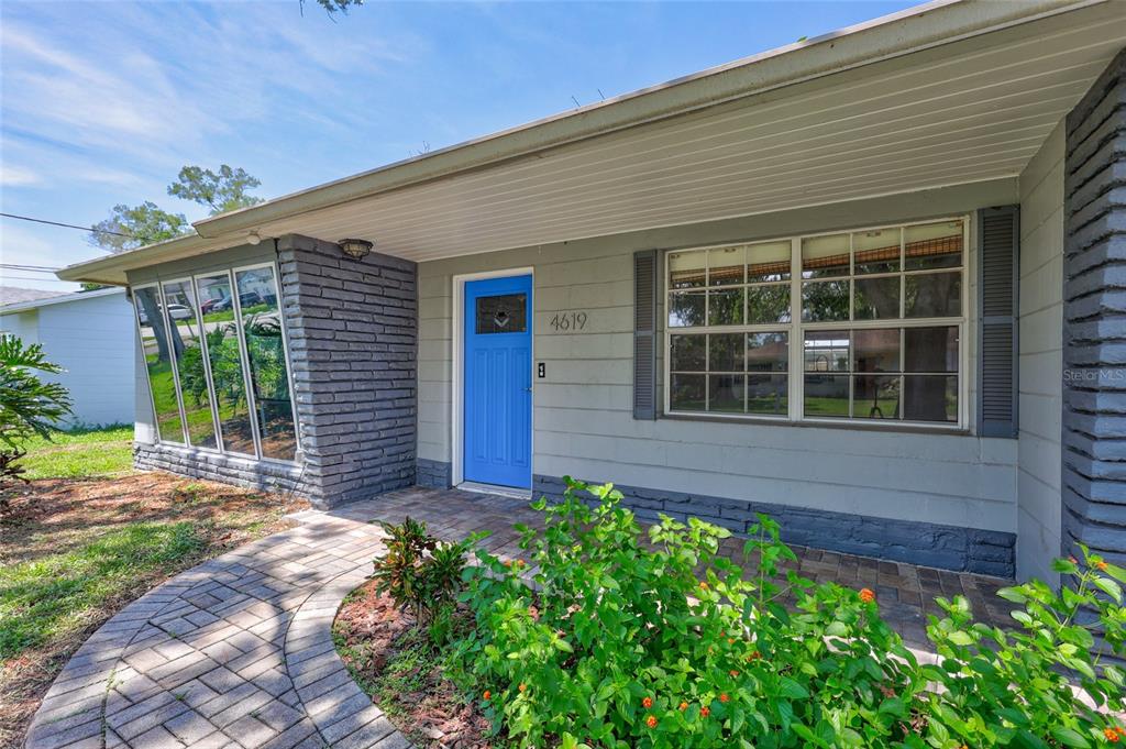 Tampa, Florida, 33611, United States, 3 Bedrooms Bedrooms, ,2 BathroomsBathrooms,Residential,For Sale,1876047