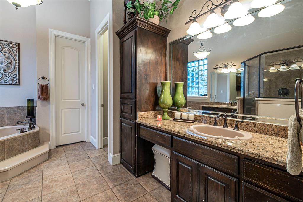 Waxahachie, Texas, 75167, United States, 4 Bedrooms Bedrooms, ,3 BathroomsBathrooms,Residential,For Sale,1982552