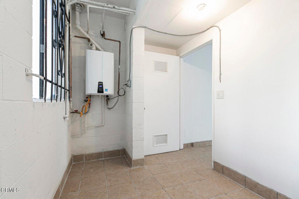 Glendale, California, 91205, United States, 3 Bedrooms Bedrooms, ,2 BathroomsBathrooms,Residential,For Sale,1938623