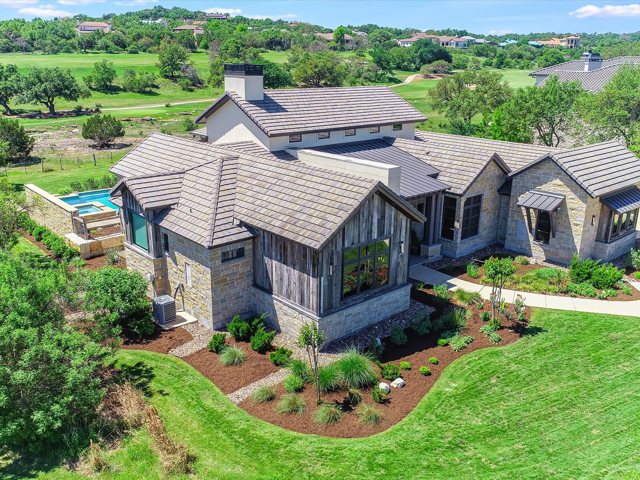  Refined Hill Country LIving - 物件實景