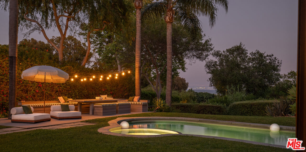 Malibu, California, 90265, United States, 5 Bedrooms Bedrooms, ,5 BathroomsBathrooms,Residential,For Sale,1918690