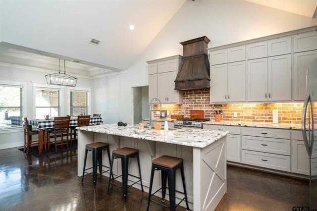 Jacksonville, Texas, 75766, United States, 4 Bedrooms Bedrooms, ,3 BathroomsBathrooms,Residential,For Sale,1975482