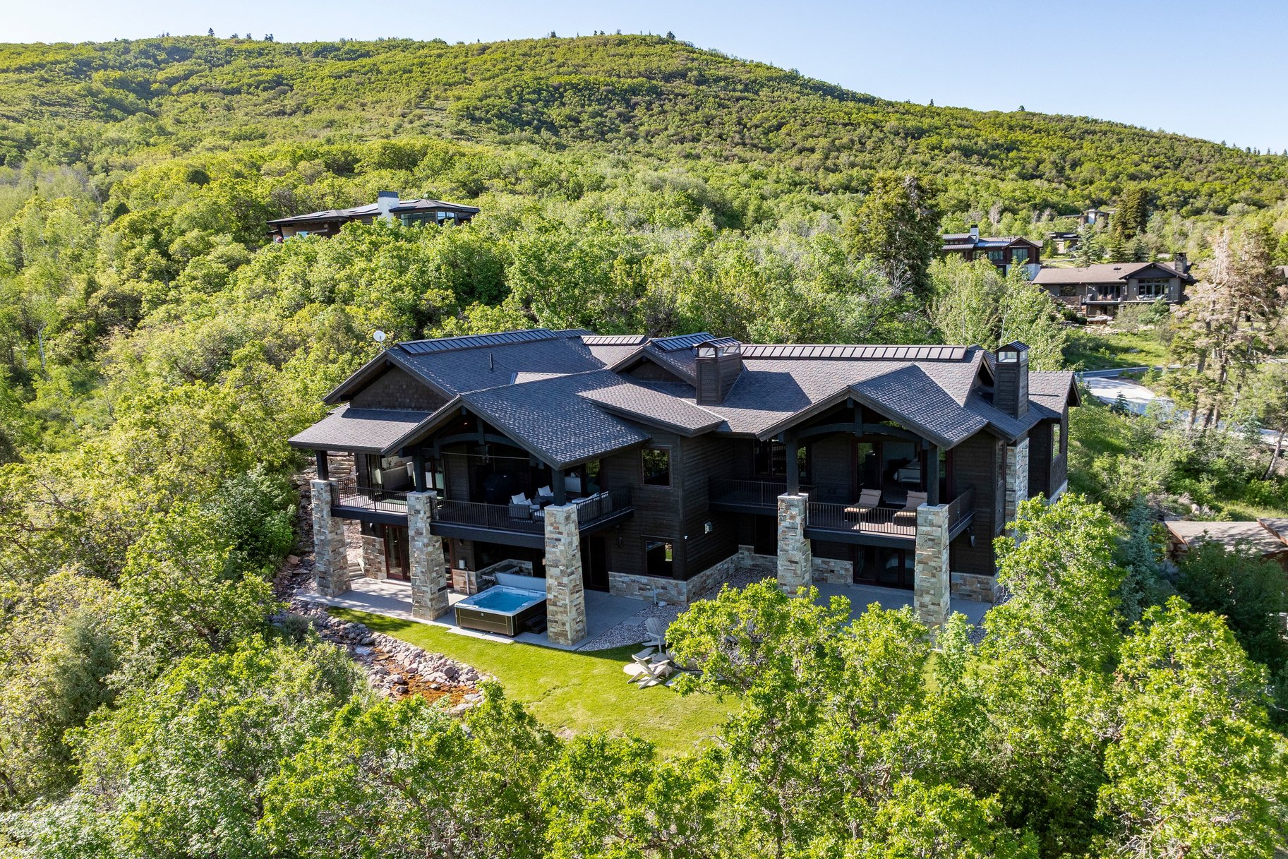  Views, Privacy and Main Level Living in a Gated Community - 物件實景