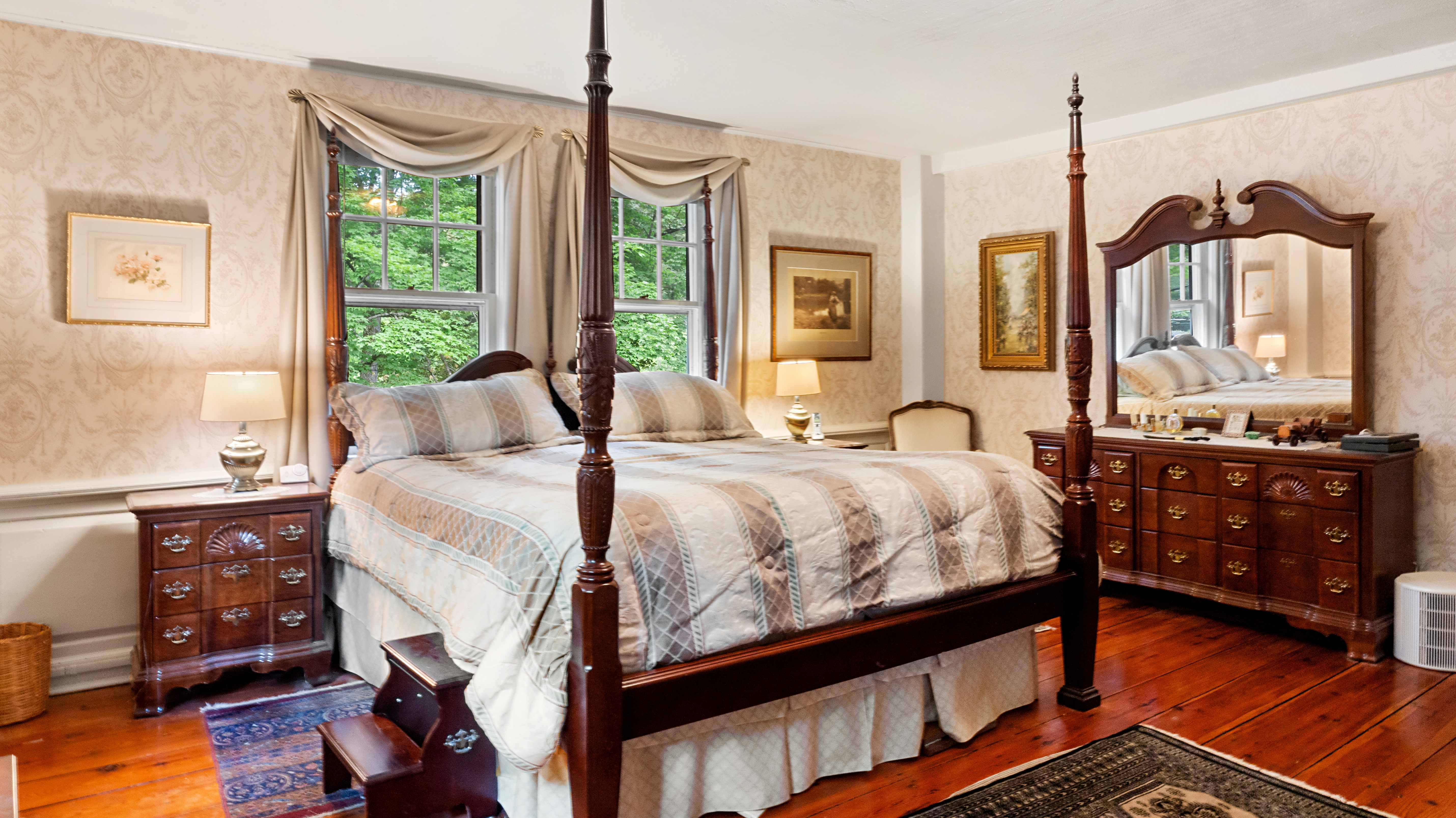  13-Acre Historic Estate with Modern Upgrades + Barn & Studio - 物件實景