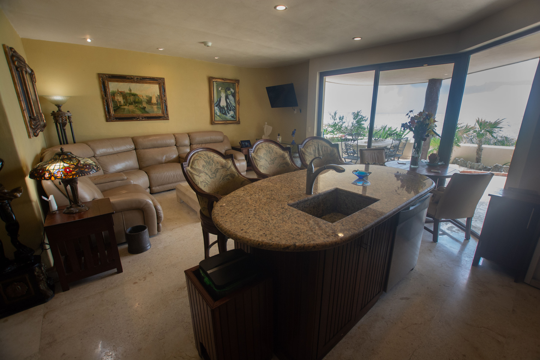 EXCLUSIVE OCEANFRONT RESIDENCE, 2 BED 2 AND BATH PANORAMIC VIEWS - 物件實景