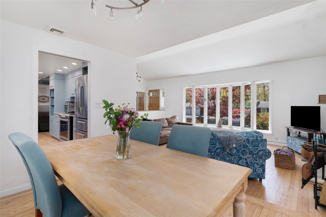 Warwick, Rhode Island, 02886, United States, 4 Bedrooms Bedrooms, ,2 BathroomsBathrooms,Residential,For Sale,1918180