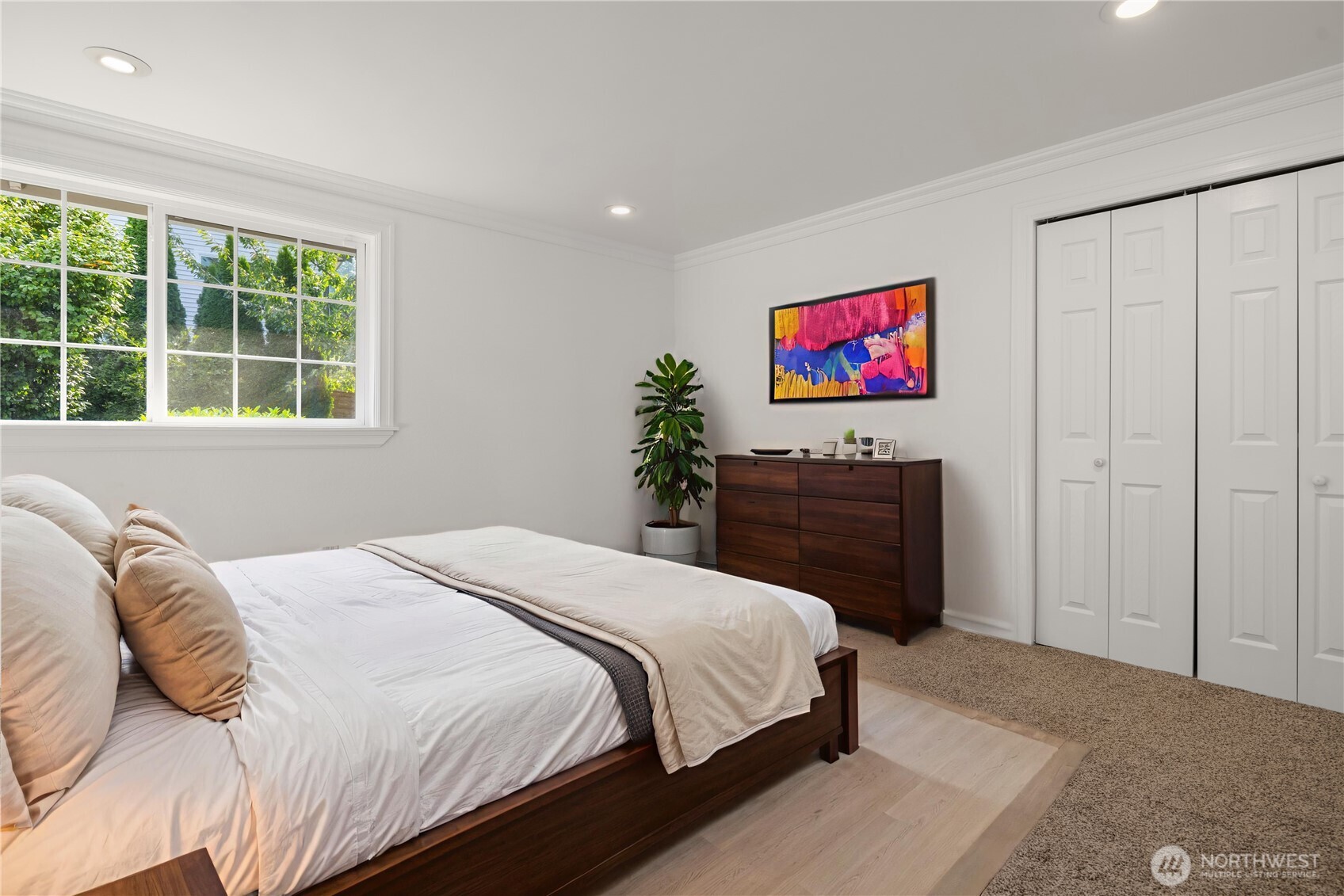 Kirkland, Washington, 98033, United States, 4 Bedrooms Bedrooms, ,2 BathroomsBathrooms,Residential,For Sale,1938855