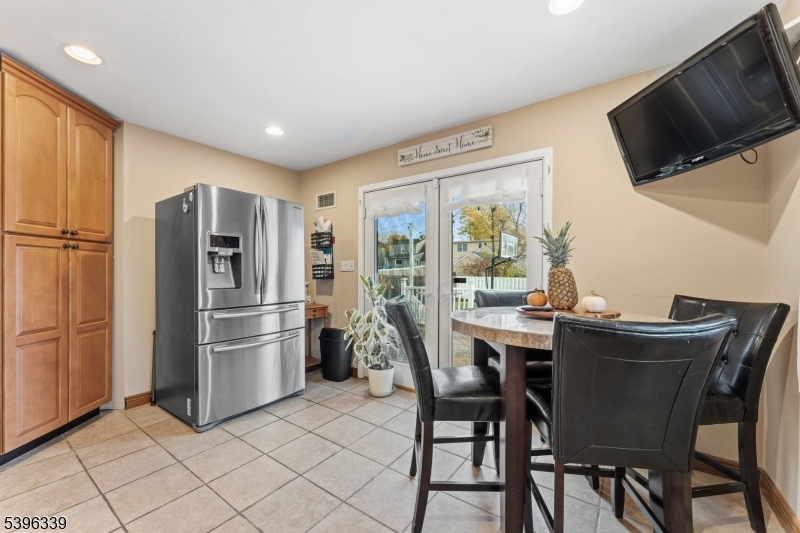 Dunellen Boro, New Jersey, 08812, United States, 3 Bedrooms Bedrooms, ,2 BathroomsBathrooms,Residential,For Sale,1991151