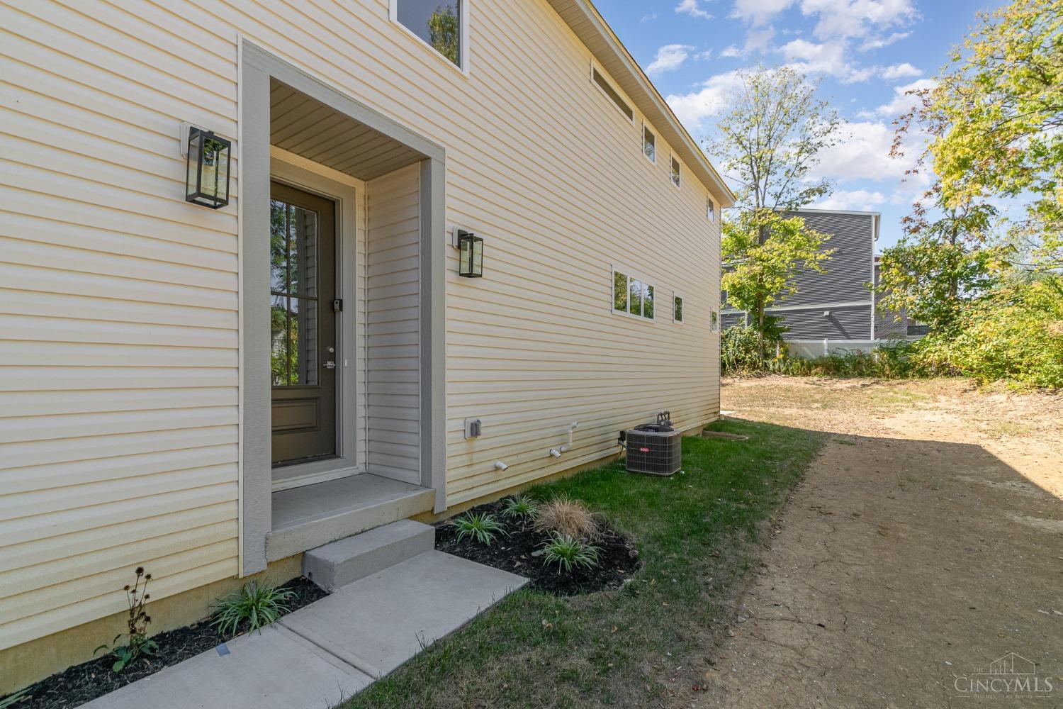 Cincinnati, Ohio, 45207, United States, 3 Bedrooms Bedrooms, ,3 BathroomsBathrooms,Residential,For Sale,1838283