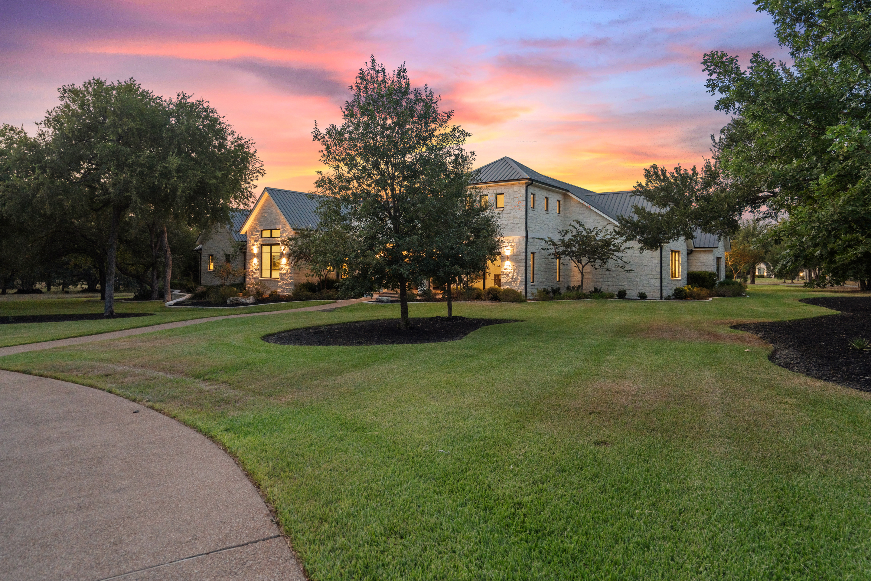  Rare Expression of Refined Hill Country Living - 物件實景