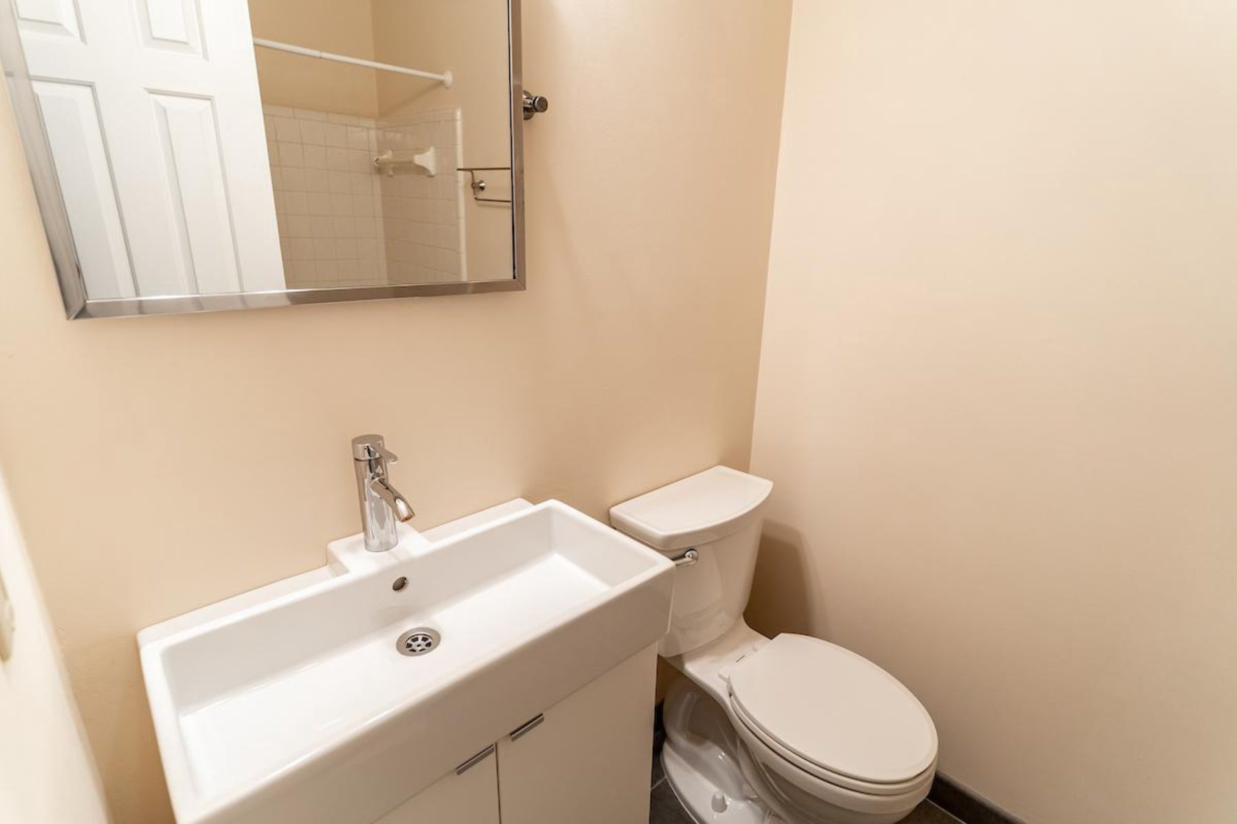  7348 Lewinsville Square Place, Mclean, VA, 22101 - 物件實景