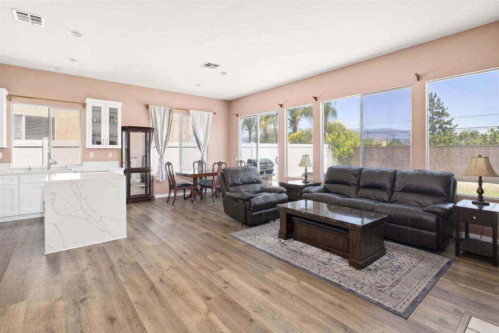 Temecula, California, 92592, United States, 3 Bedrooms Bedrooms, ,2 BathroomsBathrooms,Residential,For Sale,1872401