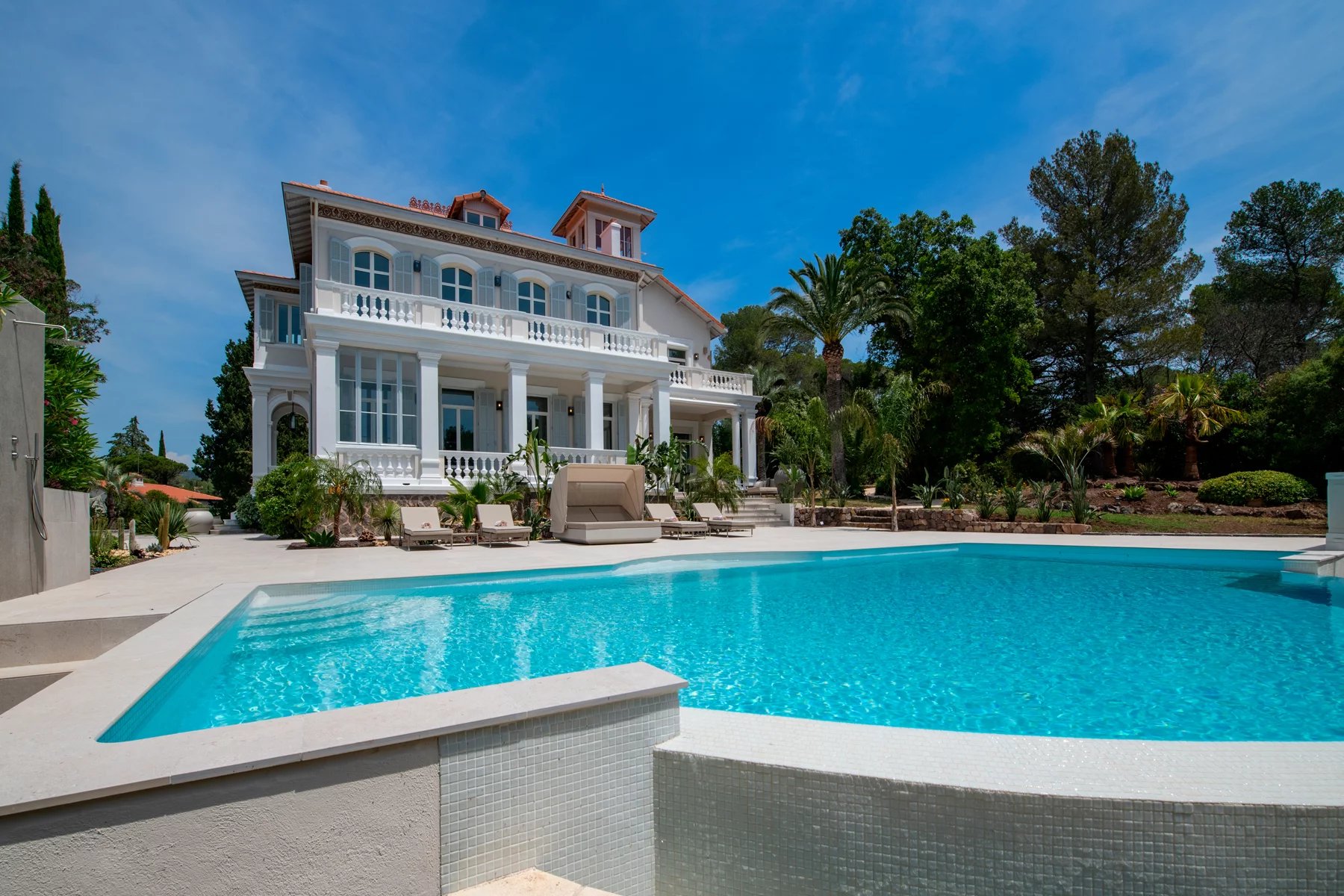 Saint-Raphaël, Provence-Alpes-Côte d’Azur, 83700, FR, 5 Bedrooms Bedrooms, ,Residential,For Sale,1994544