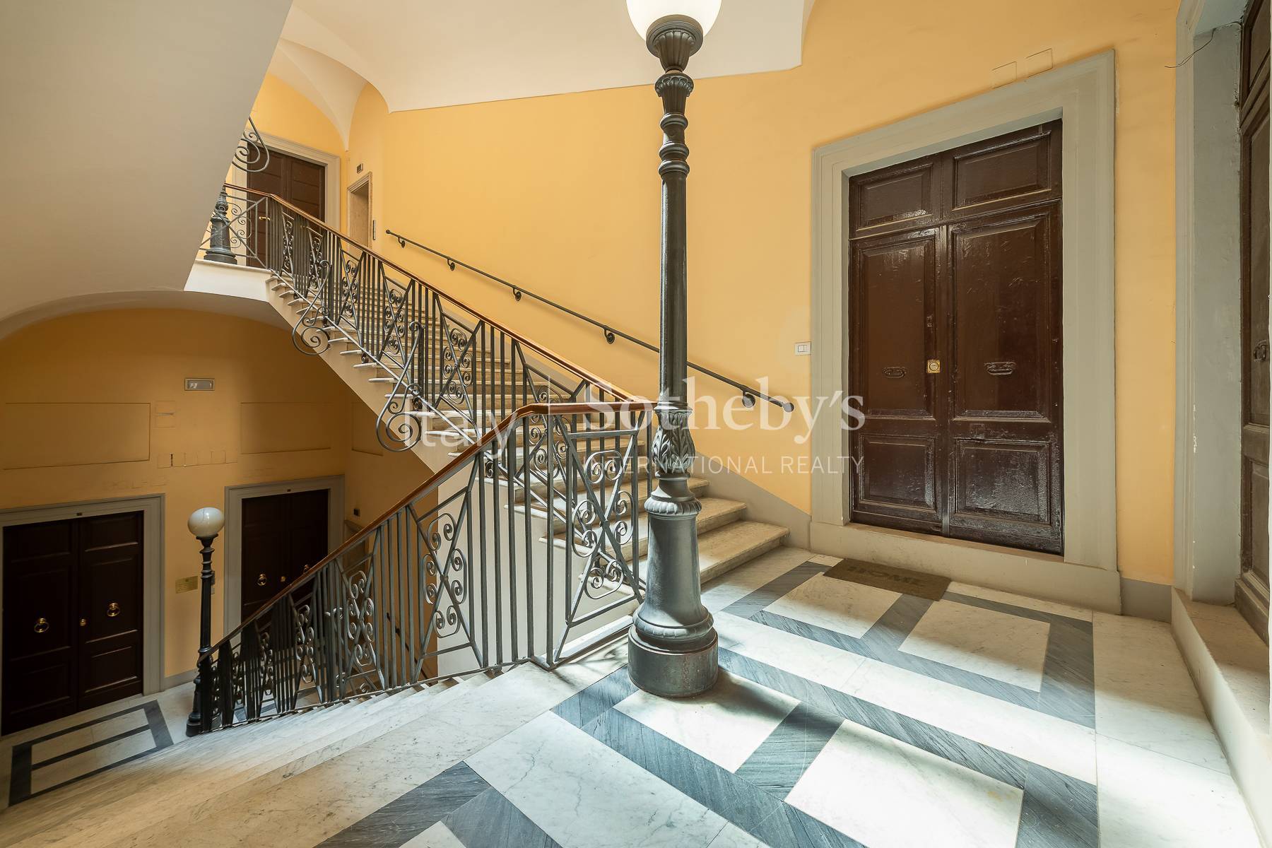  Refined pied-à-terre with a charming terrace in the exclusive Palazzo Balestra - 物件實景