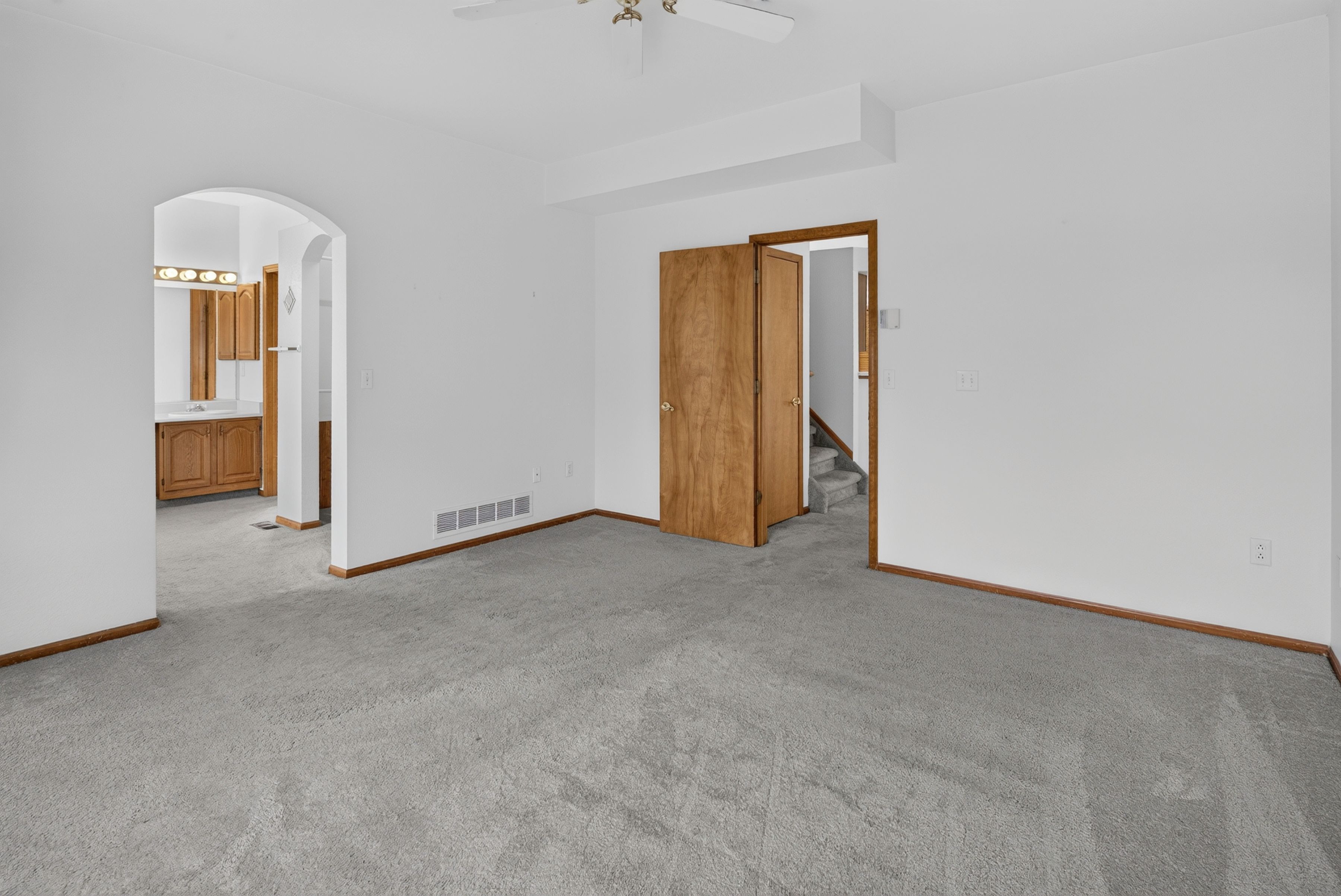  Lovingly Maintained Home in the Highly Sought-After Hunters Glen Community - 物件實景