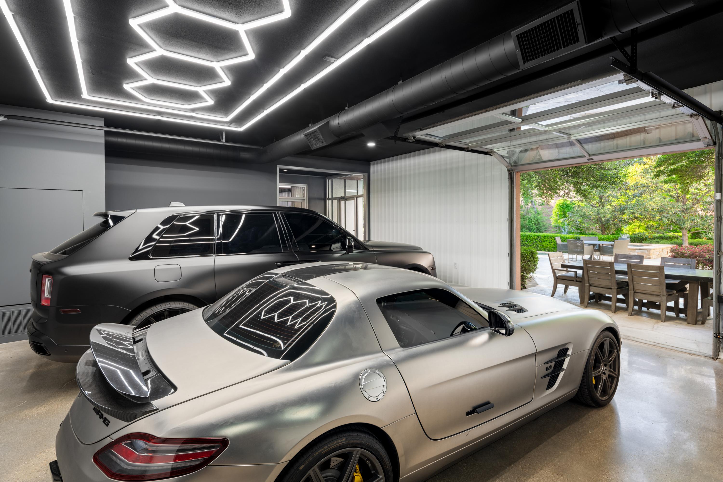  A Modern Lover’s Dream: Art, Architecture, and Automotive Elegance - 物件實景