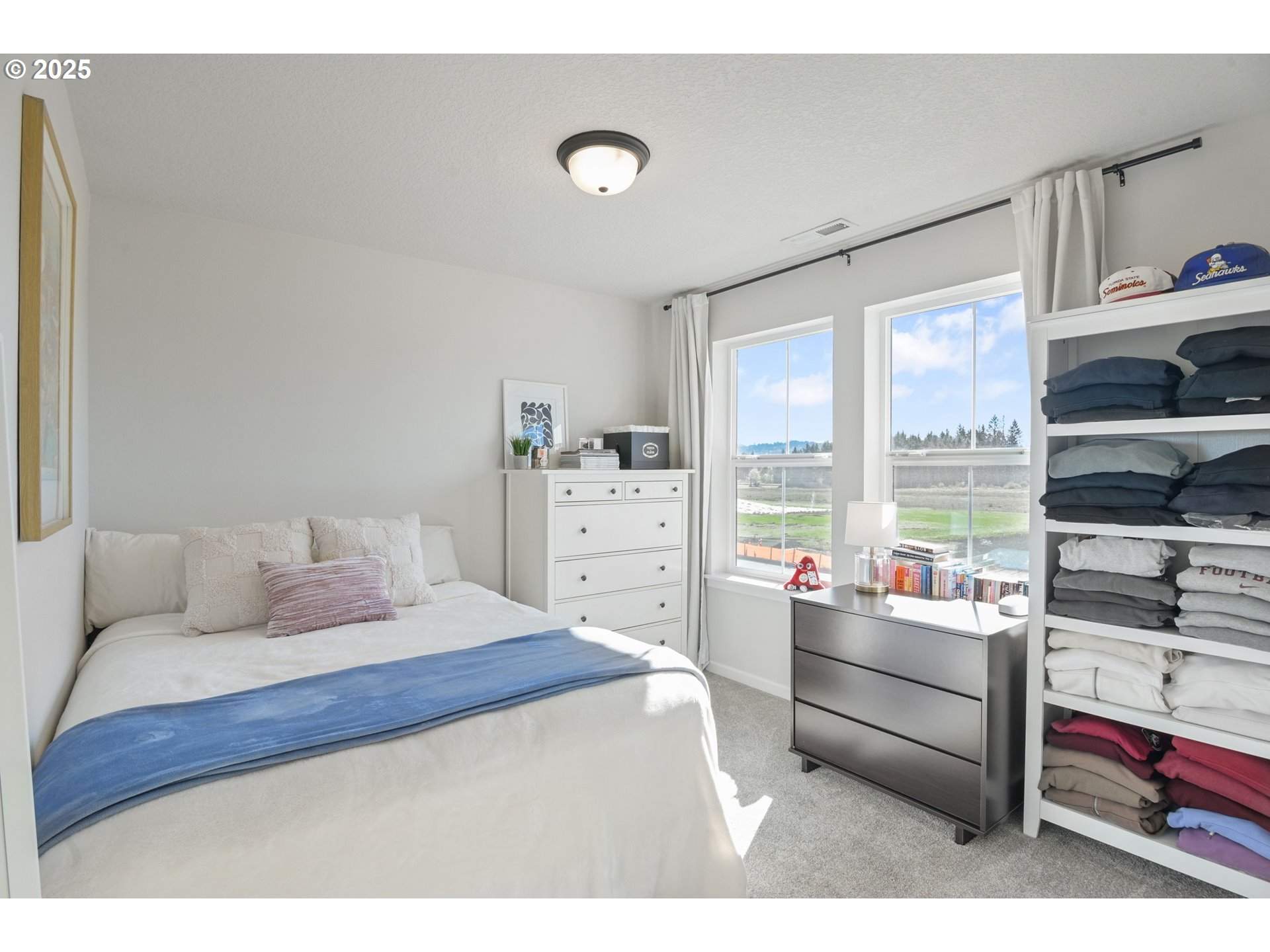 Hillsboro, Oregon, 97123, United States, 3 Bedrooms Bedrooms, ,2 BathroomsBathrooms,Residential,For Sale,1967879