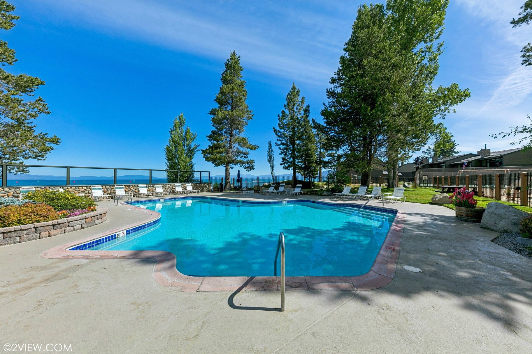  LAKEFRONT LIVING IN TAHOE KEYS - 物件實景