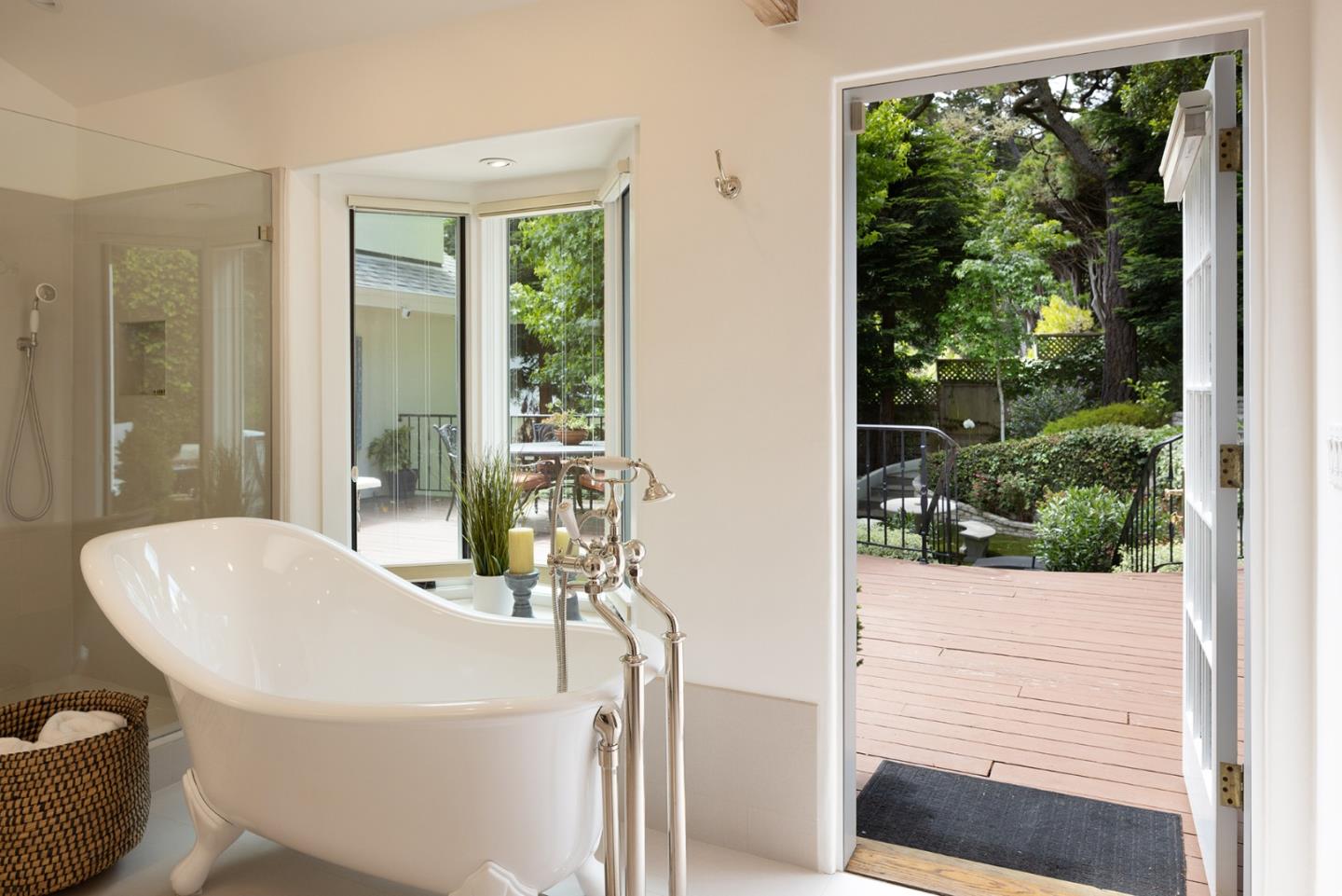 Pebble Beach, California, 93953, United States, 4 Bedrooms Bedrooms, ,5 BathroomsBathrooms,Residential,For Sale,1906000