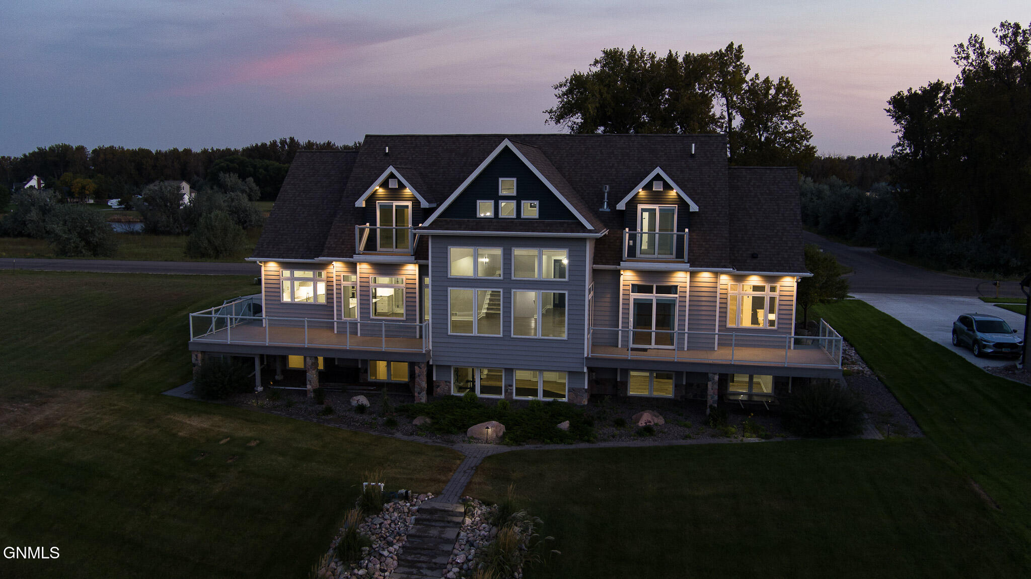 Bismarck, North Dakota, 58504, United States, 6 Bedrooms Bedrooms, ,4 BathroomsBathrooms,Residential,For Sale,1982102