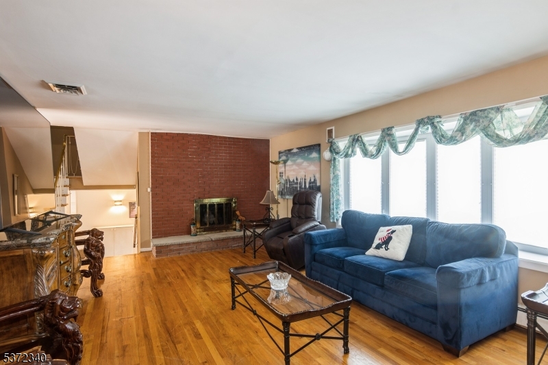 Mountainside Boro, New Jersey, 07092, United States, 5 Bedrooms Bedrooms, ,3 BathroomsBathrooms,Residential,For Sale,1901870