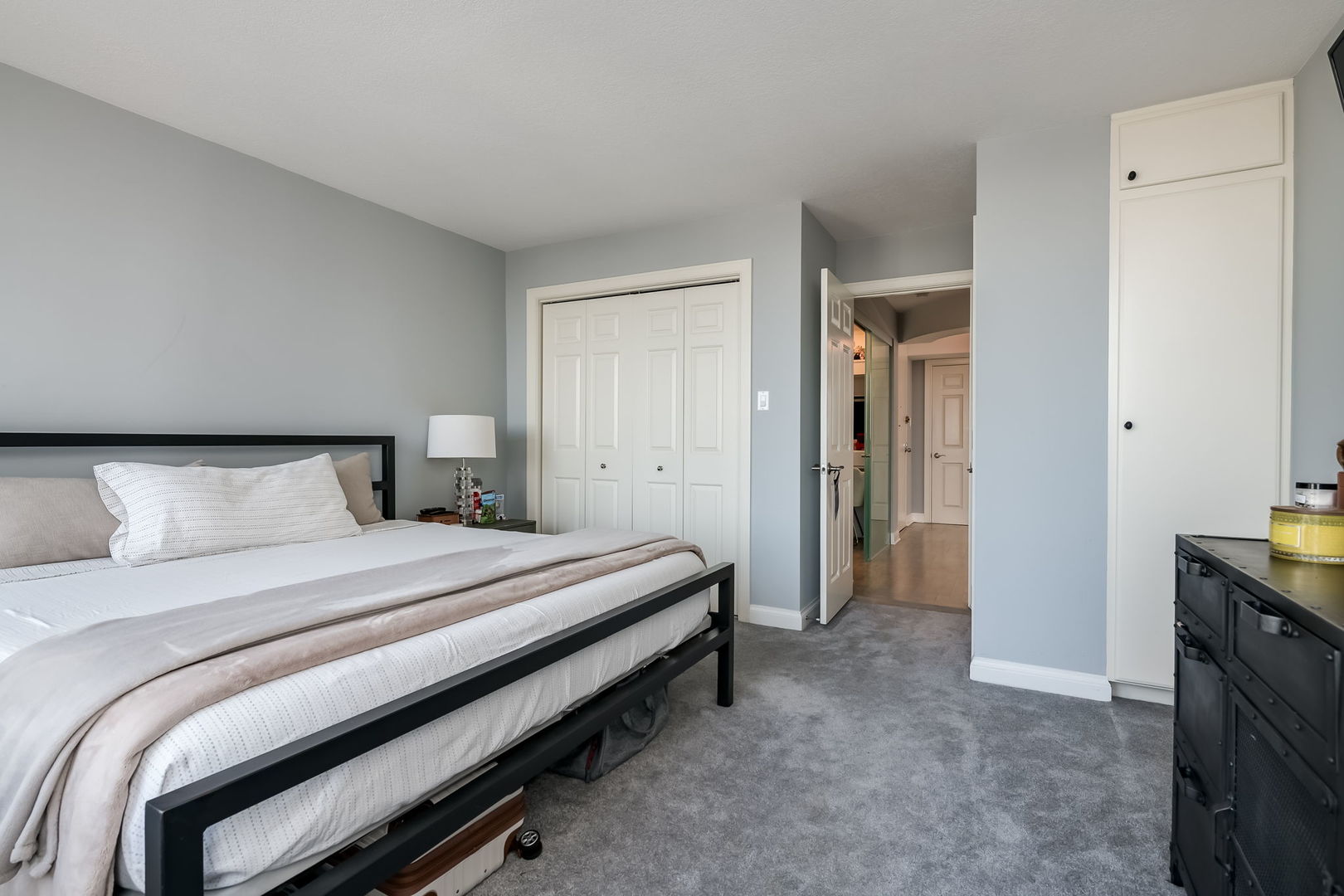 Chicago, Illinois, 60611, United States, 2 Bedrooms Bedrooms, ,2 BathroomsBathrooms,Residential,For Sale,1986220