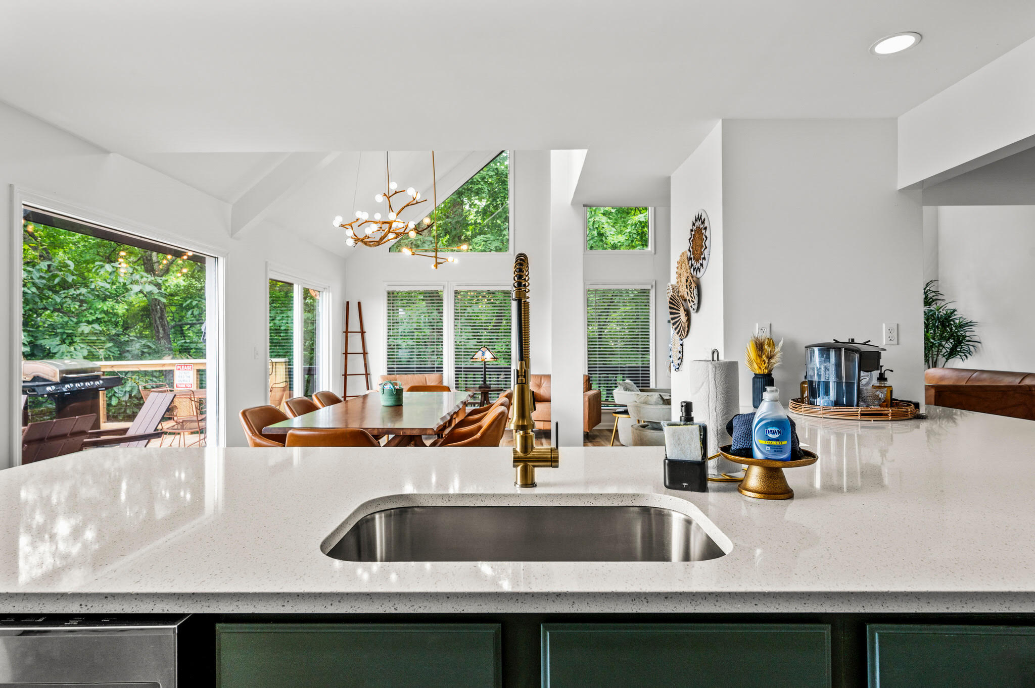 Gatlinburg, Tennessee, 37738, United States, 3 Bedrooms Bedrooms, ,5 BathroomsBathrooms,Residential,For Sale,1978798